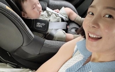 '임성빈♥' 신다은, 母 기일인데 신난 이유 "처음으로 홀리 보여드려"[TEN★]