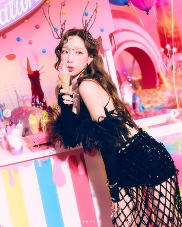 태연, 사랑스러운 요정 비주얼...도발적인 망사룩[TEN★]