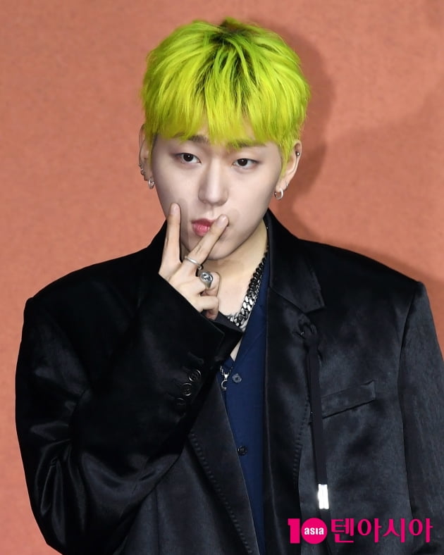 [TEN 포토] 지코 '시선 사로잡는 그린 헤어'
