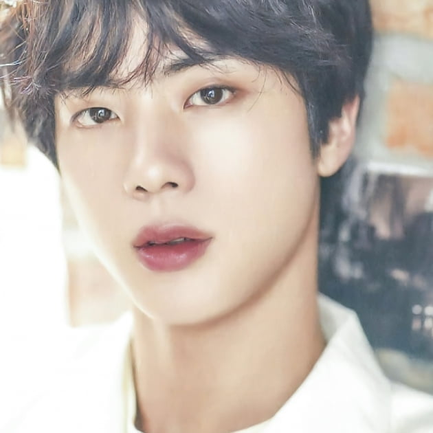 방탄소년단 진, K팝 솔로 최초 최장 6주 1위..샤잠 글로벌 주간 톱10 아티스트