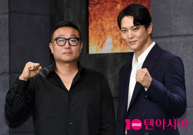 [종합] "첫 장면이 알몸"…주원, 7kg 벌크업→대역 없이 통째로 외워서 찍은 '카터'