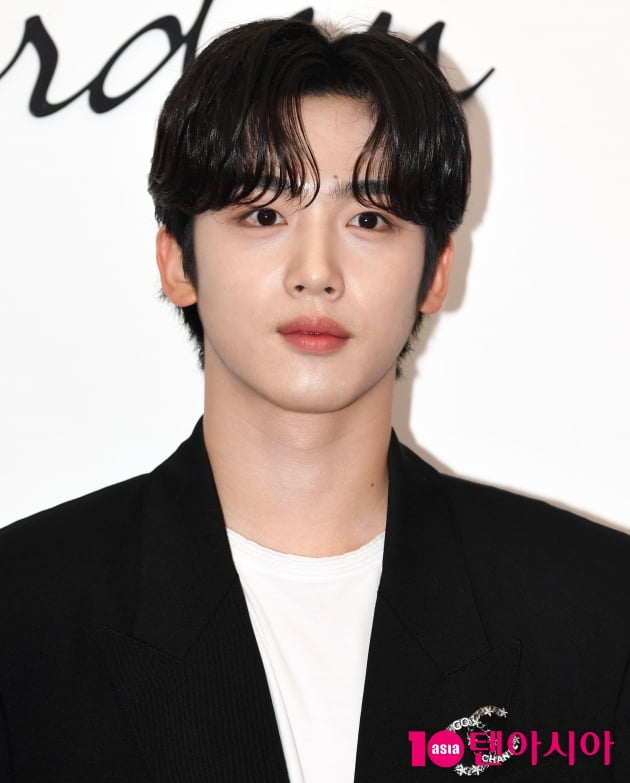 [TEN 포토] 김요한 '짙은 이목구비'