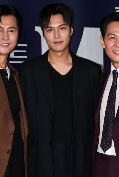 [TEN 포토] 이민호 '피부에 조명달았나'