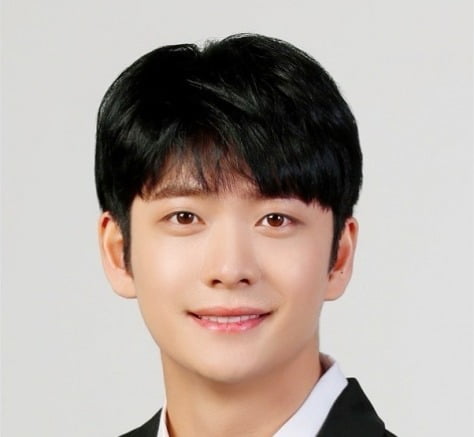 강태오, 반듯한 증명 사진 조차 직진 폭스남…섭섭하지 않은 외모[TEN★]