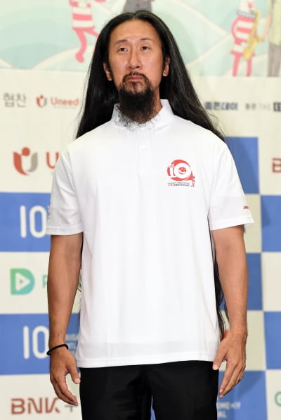 [TEN 포토] 서남용 '서남용 사물개그 보다 허리까지 오는 긴머리'