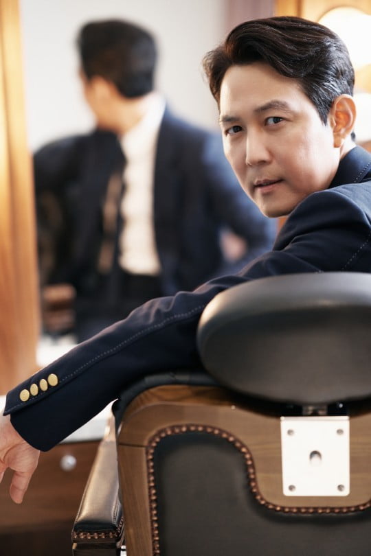 '헌트' 이정재 "촬영 중 햄스트링 파열, 열흘 간 목발 짚기도"[인터뷰②]