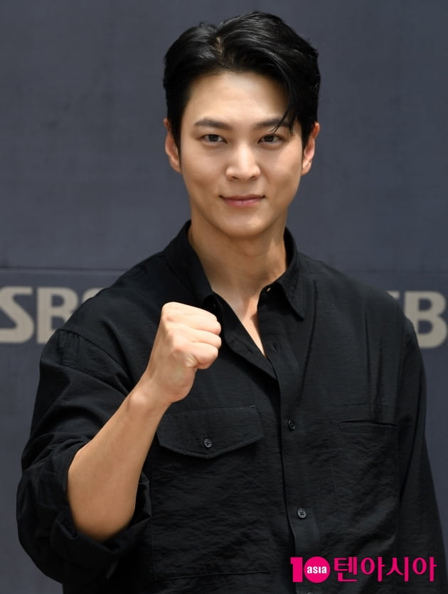 [TEN 포토] 주원 '영화 '카터' 파이팅!'