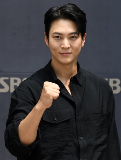 [TEN 포토] 주원 '영화 '카터' 파이팅!'
