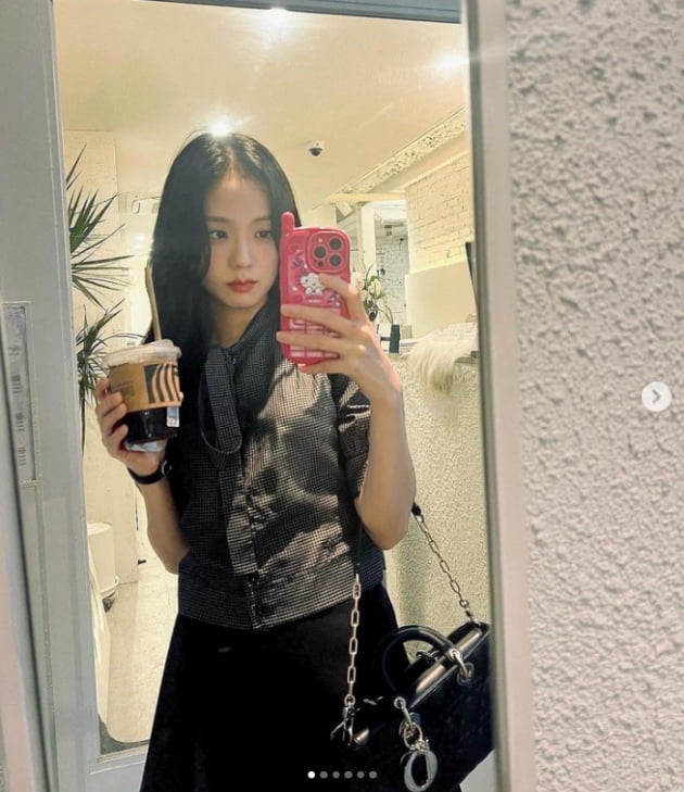 블랙핑크 지수, 폭염도 날려버릴 청순美...나는 야 커피쟁이[TEN★]