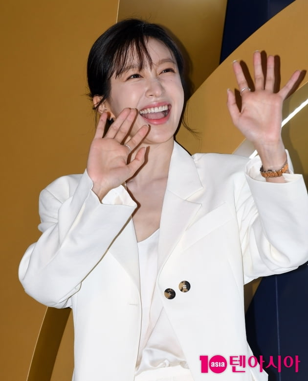 [TEN 포토] 하니 '반갑다 친구야~'