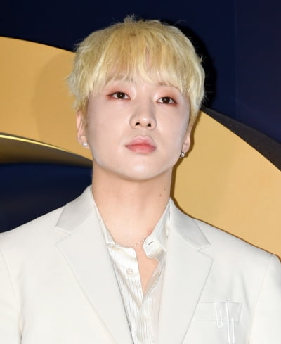 [TEN 포토] 위너 강승윤 '빠져드는 강렬한 눈빛'