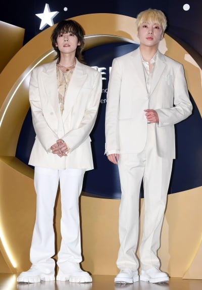 [TEN 포토] 위너 김진우-강승윤 '우리가 만찢남'