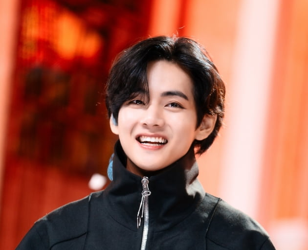 방탄소년단 뷔 中 팬클럽, 케이팝 앨범 공동구매 톱3 모두 점령..총 153억원어치 구매..넘사벽 스케일