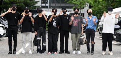 [TEN 포토] 에이티즈 '메이크업 전...'