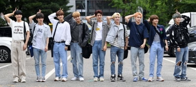 [TEN 포토] 유나이트 '남친미 사복 패션'