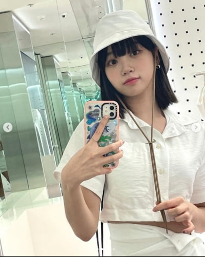 르세라핌 김채원, 극세사 몸매에 뻥 뚫린 뒤태...개미허리[TEN★]