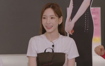 나영석 PD, '데뷔 15주년' 소녀시대 위해 축전 낭송('출장 십오야2')