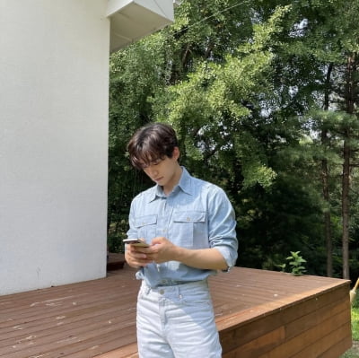 이준호, 청청패션도 완벽하게 소화...청량한 댄디남[TEN★]