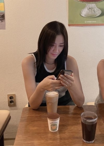 '권상우♥' 손태영, 주변 눈치 안보고 미모 자랑…오랜만의 한국 신났나봐[TEN★]