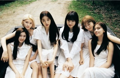 아이브, '러브 다이브' 굳건한 인기 속 초고속 컴백…새 기록에 관심집중
