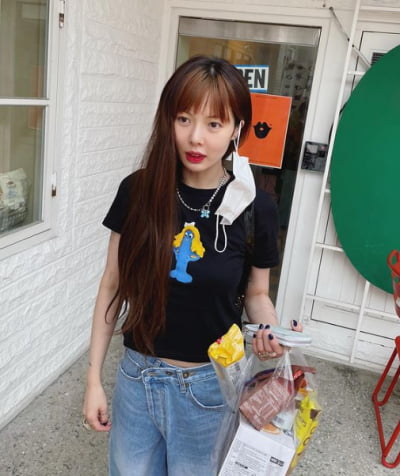 ♥던과 결혼 생각 없는 현아, 통 넓은 바지 입고 바깥 나들이[TEN★]