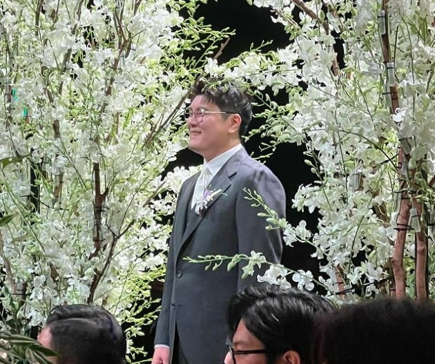 '이욱 대표♥' 벤, 임신 중 신용재 결혼식 참석 "천사랑 듀엣으로 축가"[TEN★]