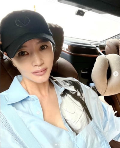 '53세' 김혜수, 세월 역주행 하는 완벽한 미모[TEN★]