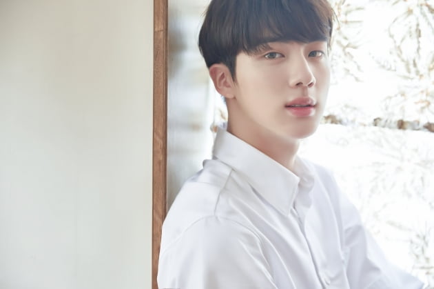 방탄소년단 진, 샴푸 광고모델로도 잘 어울리는 아이돌 1위