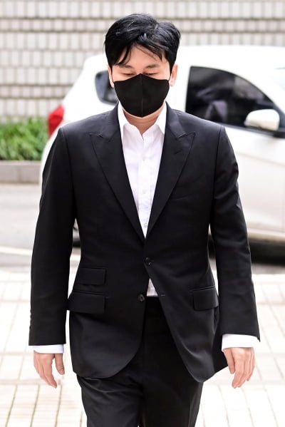 [TEN 포토] 양현석, 무거운 발걸음
