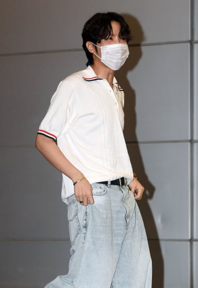 [TEN 포토] 방탄소년단 제이홉 '비가 너무 많아와요'