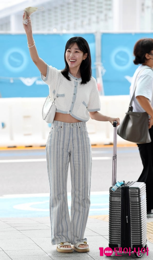 [TEN 포토] 하윤경 '기분좋은 포상휴가'
