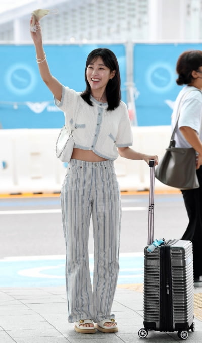 [TEN 포토] 하윤경 '기분좋은 포상휴가'