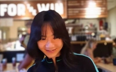 배두나, '소중한 상대'는 누구?…'귀한 남' 앞에서 쑥스러운 표정[TEN★]