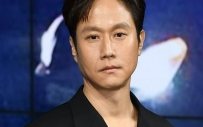 [TEN 포토] 정우 '남다른 분위기'