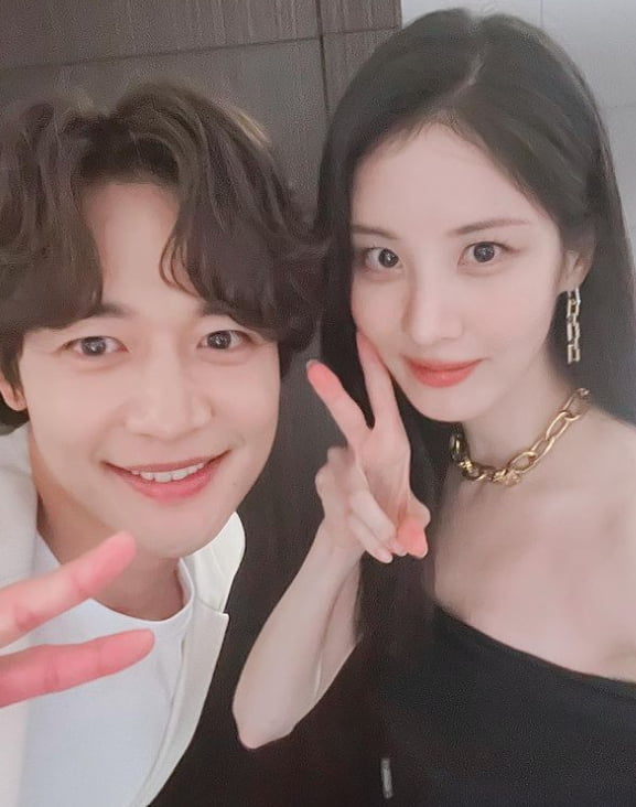 소녀시대와 샤이니의 만남…서현, 민호와 해맑은 브이[TEN★]