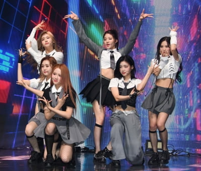 [TEN 포토] 트라이비 '카리스마 넘치는 안무'
