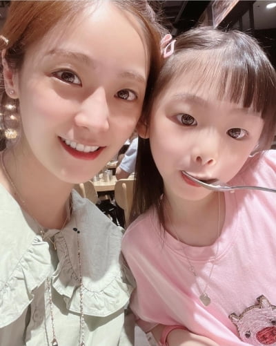 '둘째 출산' 앞둔 소율, 만삭 몸 이끌고 딸 잼잼과 행복 일상 [TEN★]