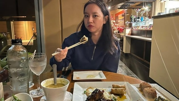 '류준열♥' 혜리, 얼마나 먹었으면 볼 살이 빵빵…남다른 한 입만[TEN★]