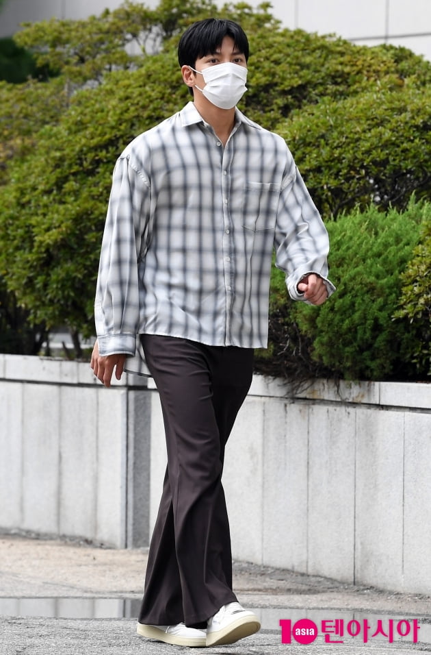[TEN 포토] 지창욱 '오랜만에 인사드려요'