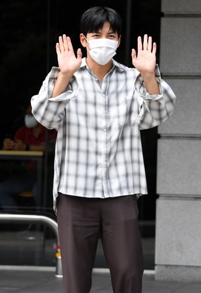 [TEN 포토] 지창욱 '애교 눈웃음'