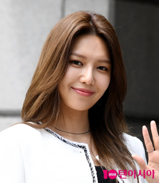 [TEN 포토] 최수영 '햇빛도 질투하는 미모'