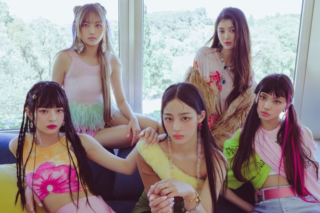 뉴진스 'Attention', 멜론 차트 1위…올해 데뷔 아이돌 중 유일
