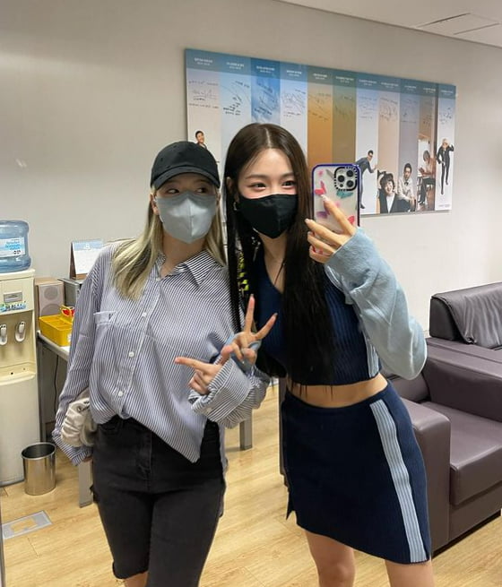 티파니 영♥써니, 스케줄만 같이 해도 즐거워…15년차 넘은 우정[TEN★]