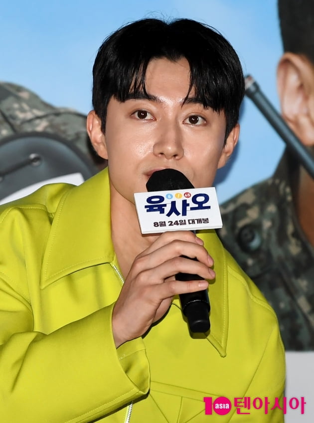 [TEN 포토] 곽동연 '남한군 만철로 인사드려요'