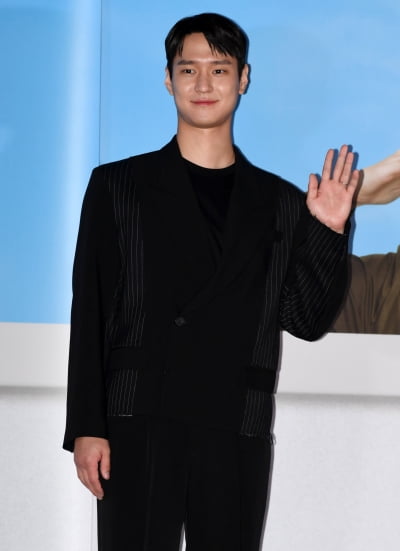 [TEN 포토] 고경표 '스윗한 인사'