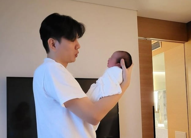 '홍현희♥' 제이쓴, 똥별이 처음 안아본 아빠 "몽글몽글, 내 아기 맞나?"[TEN★]