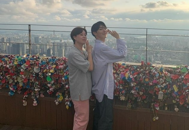 '이봉원♥' 박미선, '잘생긴' 펜타곤 키노와 남대문→남산 데이트 "좋아"[TEN★]