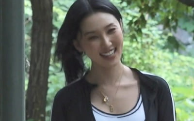 화사, 살 많이 빠졌네…래쉬가드 속 드러난 쇄골+베일듯한 턱선 ('나혼산')