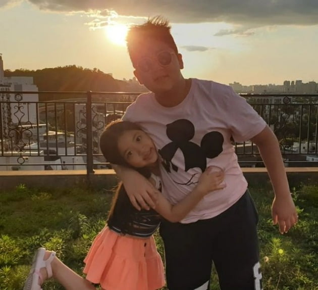 정시아, 딸이 부러운 애둘맘…176cm 아들 잘 키웠네 "나도 이런 오빠"[TEN★]