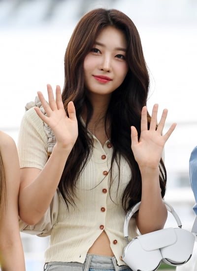 [TEN 포토] 에버글로우 시현 '아찔한 복근 노출'